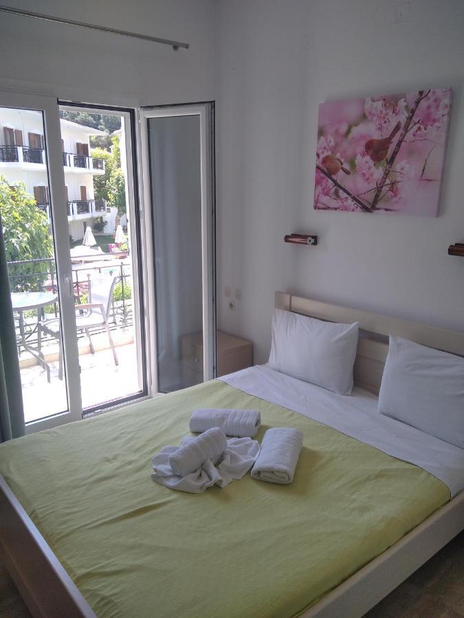 Hotel Oasis Parga Exterior foto